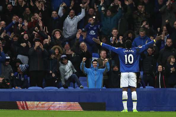 LIVERPOOL, ENGLAND - MARCH 18: Romelu Lukaku of Everton celebrates with fans as he scores their fourth goal during the Premier League match between Everton and Hull City at Goodison Park on March 18, 2017 in Liverpool, England. (Photo by Mark Robinson/Getty Images)